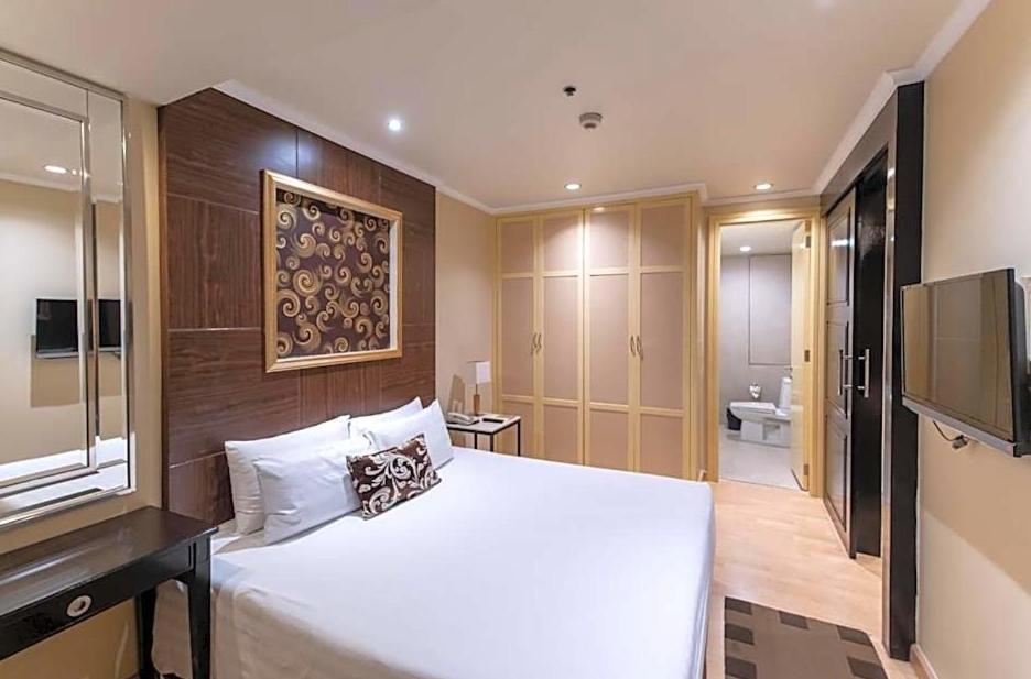 Admiral One-bedroom Plus